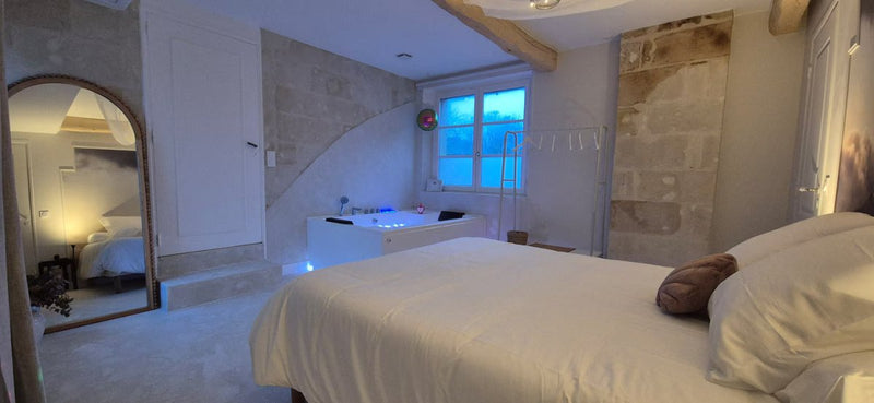 La tête dans les nuages - Love’nSpa - weekend en amoureux, love rooms avec spa ou jacuzzi privatif