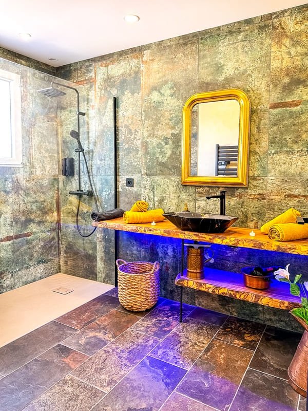 La Villa des Charmes - Love’nSpa - weekend en amoureux, love rooms avec spa ou jacuzzi privatif