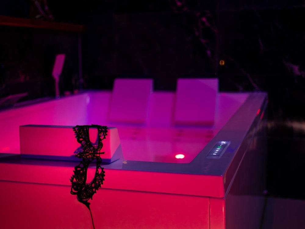 L'Antre des Désirs - Love’nSpa - weekend en amoureux, love rooms avec spa ou jacuzzi privatif12 de L'Antre des Désirs
