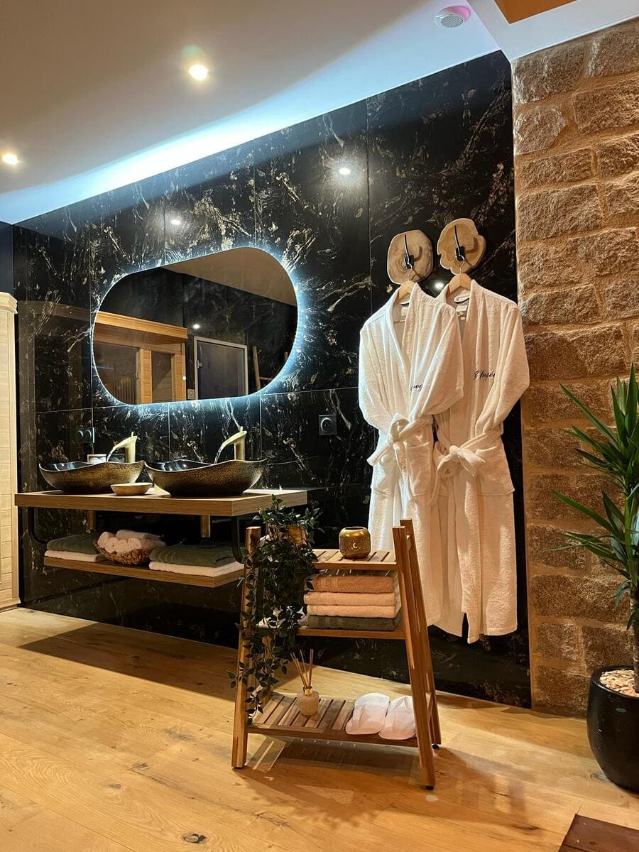 L’Apogée - Love’nSpa - weekend en amoureux, love rooms avec spa ou jacuzzi privatif7 de L’Apogée
