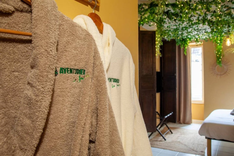 L'aventurier, la jungle - Love’nSpa - weekend en amoureux, love rooms avec spa ou jacuzzi privatif4 de L'aventurier, la jungle
