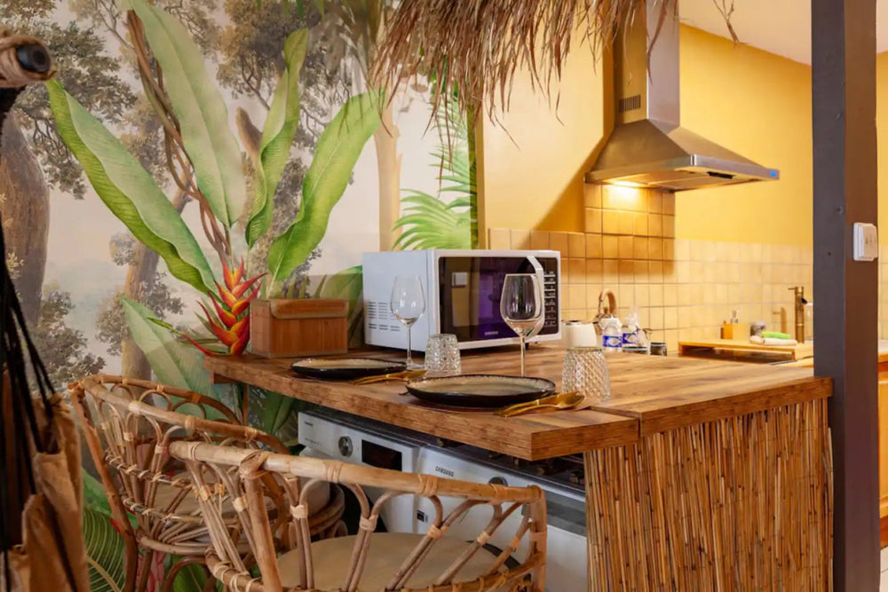 L'aventurier, la jungle - Love’nSpa - weekend en amoureux, love rooms avec spa ou jacuzzi privatif3 de L'aventurier, la jungle
