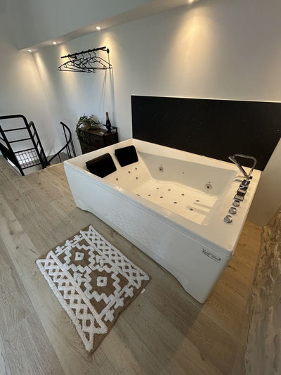 Le Cabanon Douillet - Love’nSpa - weekend en amoureux, love rooms avec spa ou jacuzzi privatif