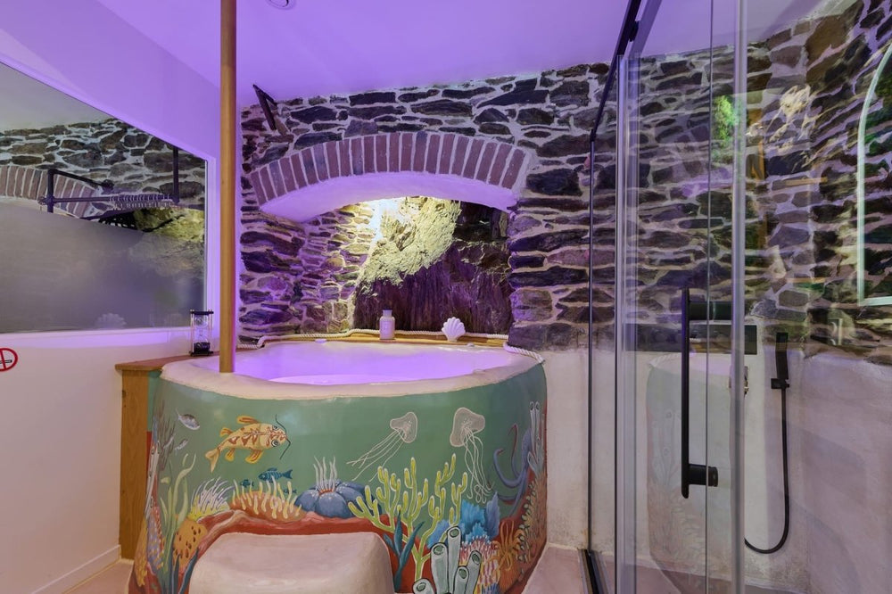 Le Calypso : Love Room Balnéo de luxe 2025 - Love’nSpa - weekend en amoureux, love rooms avec spa ou jacuzzi privatif8 de Le Calypso : Love Room Balnéo de luxe 2025
