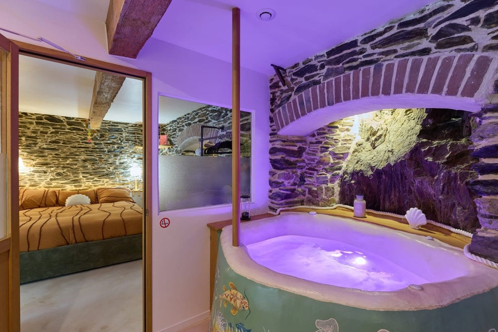 Le Calypso : Love Room Balnéo de luxe 2025 - Love’nSpa - weekend en amoureux, love rooms avec spa ou jacuzzi privatif4 de Le Calypso : Love Room Balnéo de luxe 2025
