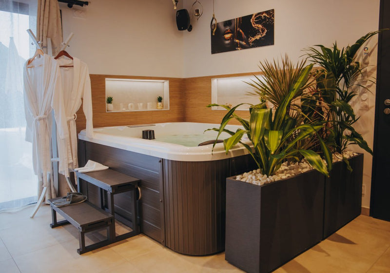 Le Desirella - Love’nSpa - weekend en amoureux, love rooms avec spa ou jacuzzi privatif4 de Le Desirella
