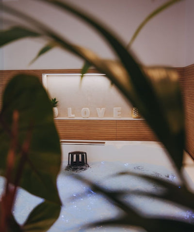 Le Desirella - Love’nSpa - weekend en amoureux, love rooms avec spa ou jacuzzi privatif