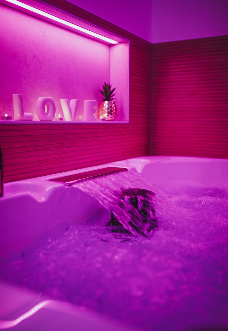 Le Desirella - Love’nSpa - weekend en amoureux, love rooms avec spa ou jacuzzi privatif3 de Le Desirella
