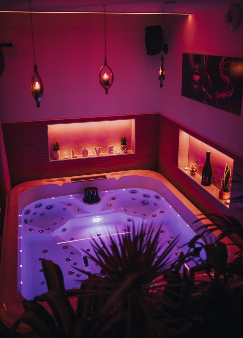 Le Desirella - Love’nSpa - weekend en amoureux, love rooms avec spa ou jacuzzi privatif1 de Le Desirella
