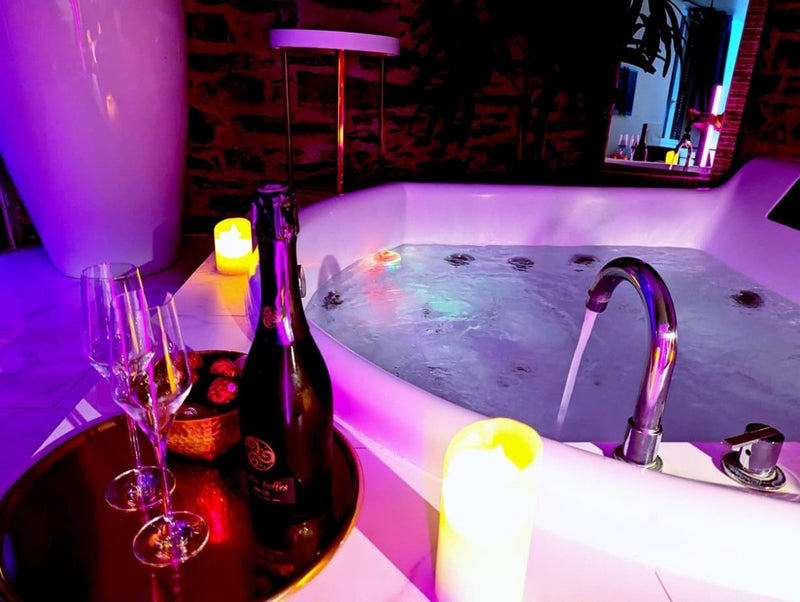Le Lov(t) - Love’nSpa - weekend en amoureux, love rooms avec spa ou jacuzzi privatif
