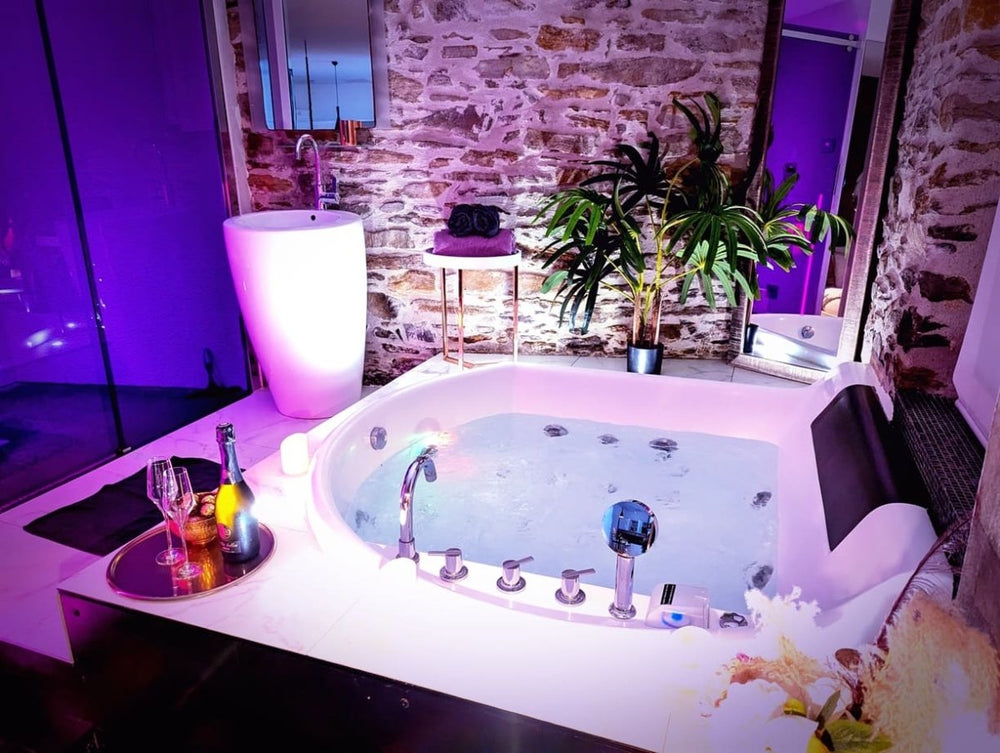 Le Lov(t) - Love’nSpa - weekend en amoureux, love rooms avec spa ou jacuzzi privatif1 de Le Lov(t)
