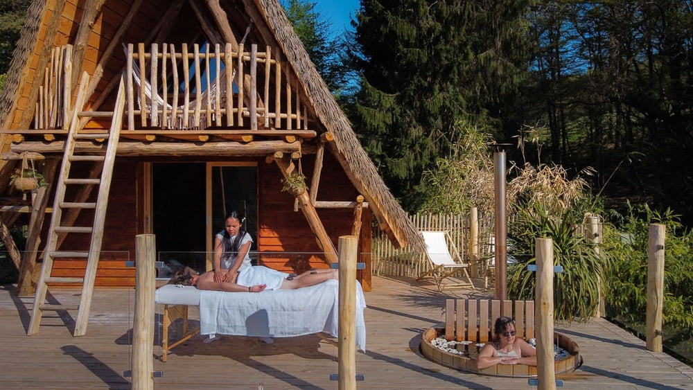Le Moulin de la Jarousse - Cabane Indonésienne - Love’nSpa - weekend en amoureux, love rooms avec spa ou jacuzzi privatif2 de Le Moulin de la Jarousse - Cabane Bornéo
