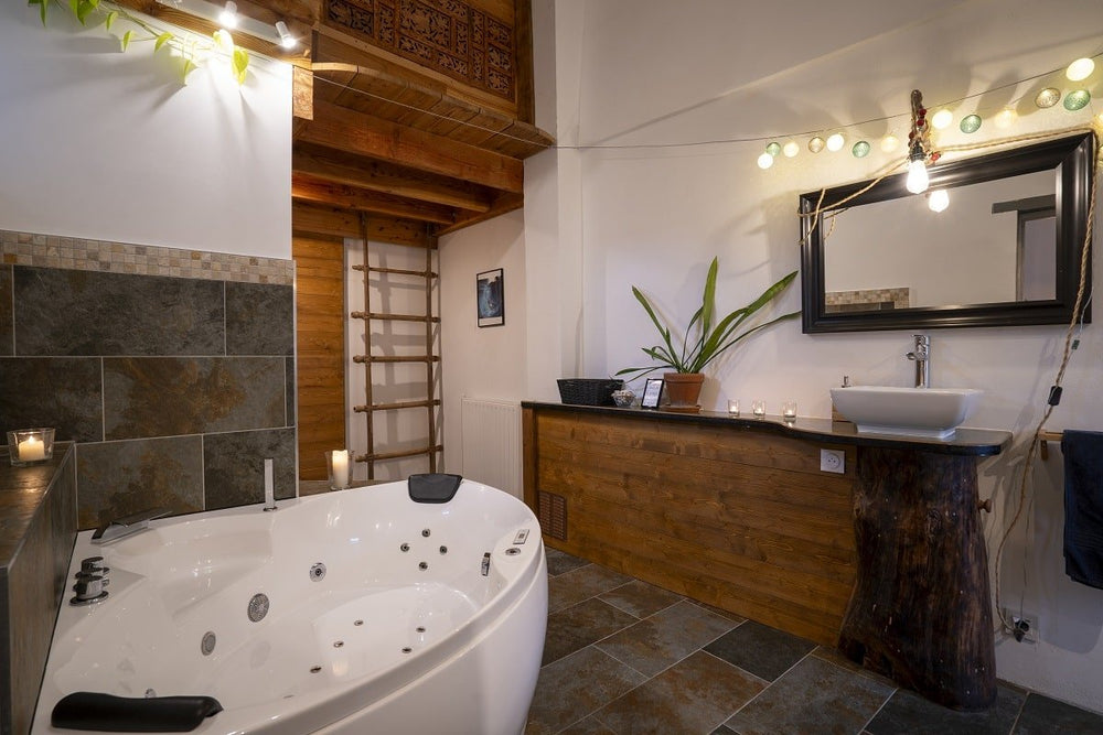 Le nid de la Buèges - Love’nSpa - weekend en amoureux, love rooms avec spa ou jacuzzi privatif3 de Le nid de la Buèges
