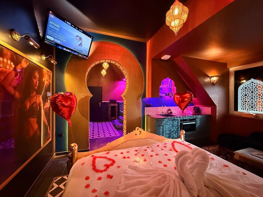 Le Palais des Mille et Une Nuits - Love Room, Jacuzzi, Pièce Secrète - Love’nSpa - weekend en amoureux, love rooms avec spa ou jacuzzi privatif3 de Le Palais des Mille et Une Nuits - Love Room, Jacuzzi, Pièce Secrète
