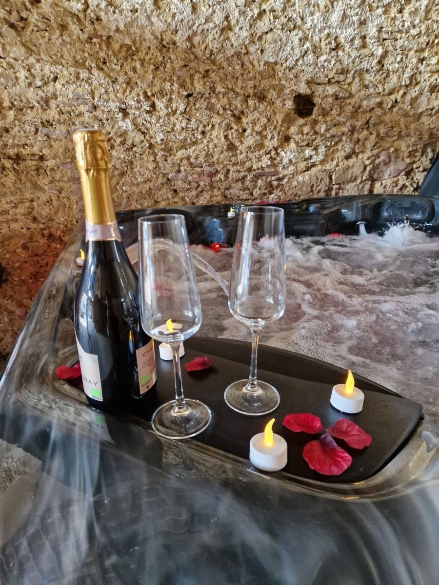 L'Ecrin d'Amour - Love’nSpa - weekend en amoureux, love rooms avec spa ou jacuzzi privatif3 de L'Ecrin d'Amour
