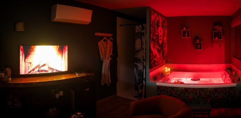L'ÉCRIN PIMENTÉ - Love’nSpa - weekend en amoureux, love rooms avec spa ou jacuzzi privatif1 de L'ÉCRIN PIMENTÉ
