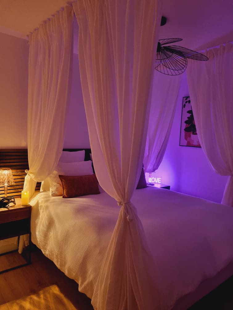 L'écrin Rochelais - Love’nSpa - weekend en amoureux, love rooms avec spa ou jacuzzi privatif5 de L'écrin Rochelais
