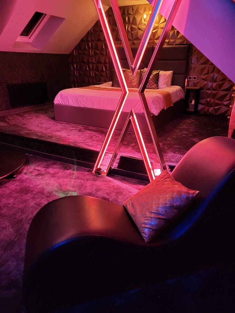 L'Élixir Vitré - La Suite de l'Elixir - Love’nSpa - weekend en amoureux, love rooms avec spa ou jacuzzi privatif2 de L'Élixir Vitré - La Suite de l'Elixir
