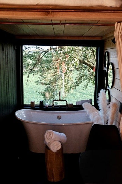Les Cabanes Étoilées - Love’nSpa - weekend en amoureux, love rooms avec spa ou jacuzzi privatif