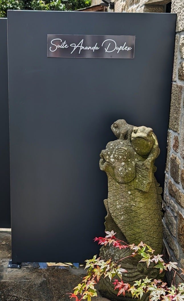 Les Suites du Bouddha Bleu - Ananda Duplex - Love’nSpa - weekend en amoureux, love rooms avec spa ou jacuzzi privatif11 de Les Suites du Bouddha Bleu - Ananda Duplex
