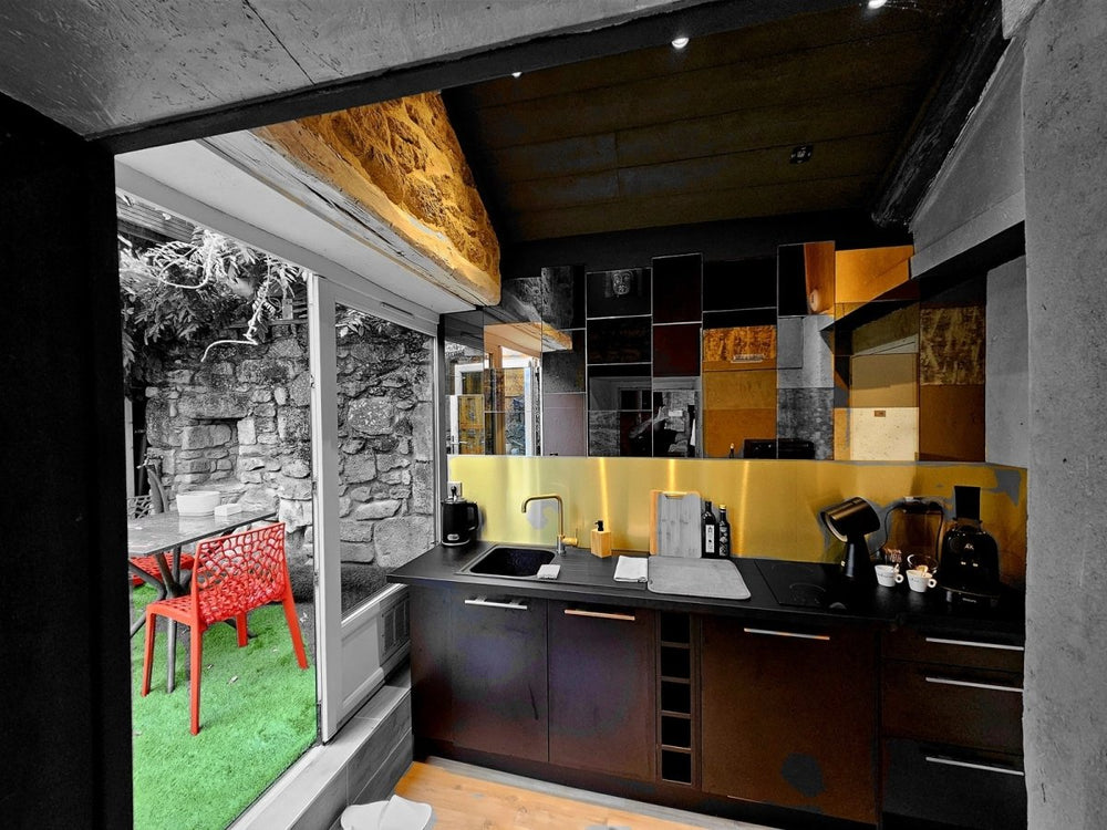 Les Suites du Bouddha Bleu - La Suite Samadhi - Love’nSpa - weekend en amoureux, love rooms avec spa ou jacuzzi privatif21 de Les Suites du Bouddha Bleu - La Suite Samadhi
