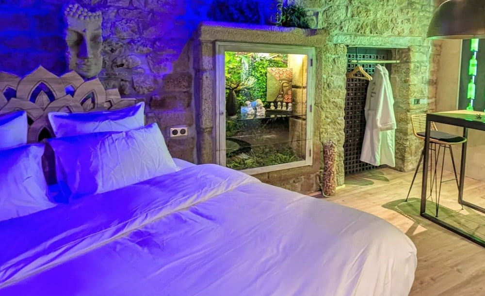 Les Suites du Bouddha Bleu - La Suite Samadhi - Love’nSpa - weekend en amoureux, love rooms avec spa ou jacuzzi privatif13 de Les Suites du Bouddha Bleu - La Suite Samadhi
