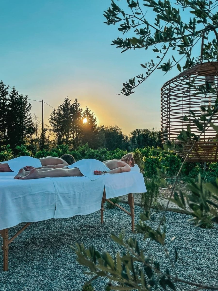 L'Essentiel 84 - La suite ÉVASION - Love’nSpa - weekend en amoureux, love rooms avec spa ou jacuzzi privatif10 de L'Essentiel Gîte de Charme 5 Etoiles - La suite ÉVASION
