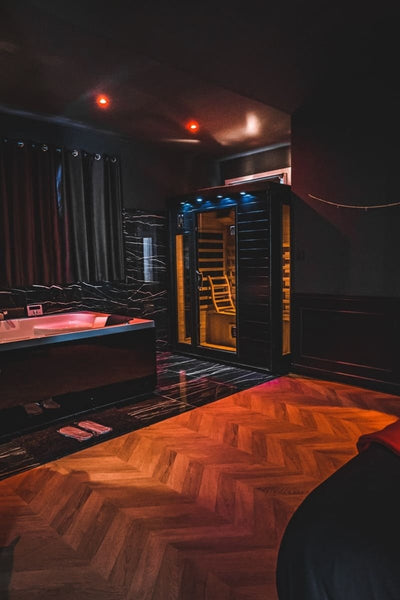 L'Essentiel 84 - La suite TENTATION - Love’nSpa - weekend en amoureux, love rooms avec spa ou jacuzzi privatif