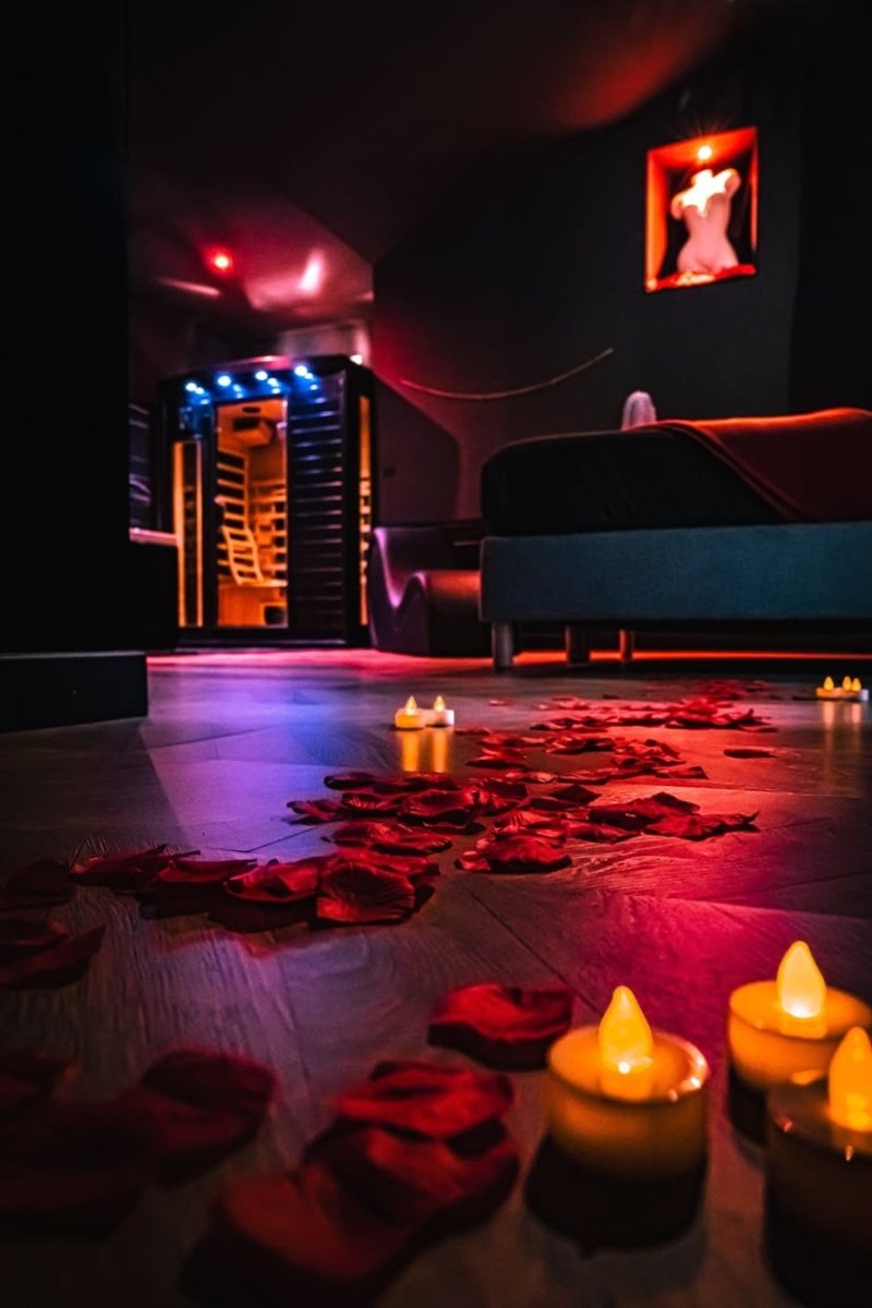 L'Essentiel 84 - La suite TENTATION - Love’nSpa - weekend en amoureux, love rooms avec spa ou jacuzzi privatif5 de L'Essentiel Gîte de Charme 5 Etoiles - La suite TENTATION
