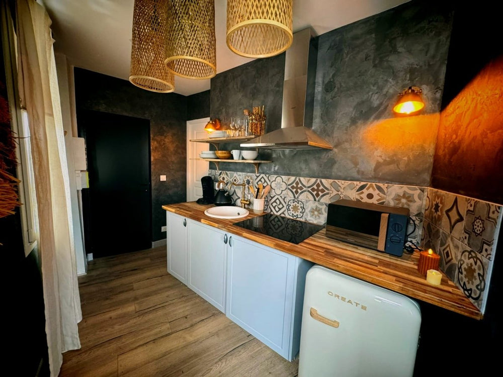 L'Évasion Safari : Spa privatif, Écran cinéma - Love’nSpa - weekend en amoureux, love rooms avec spa ou jacuzzi privatif3 de L'Évasion Safari : Spa privatif, Écran cinéma
