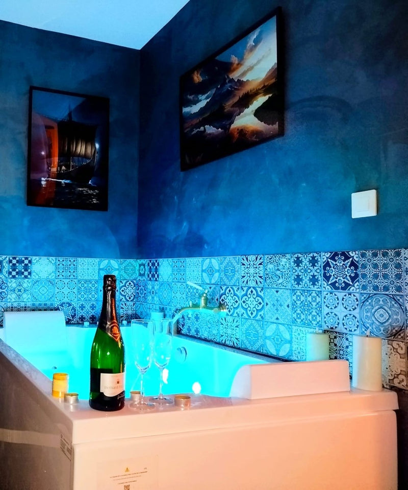 L'Évasion Scandinave Romantique : Spa XXL & Cinéma - Love’nSpa - weekend en amoureux, love rooms avec spa ou jacuzzi privatif2 de L'Évasion Scandinave Romantique : Spa XXL & Cinéma
