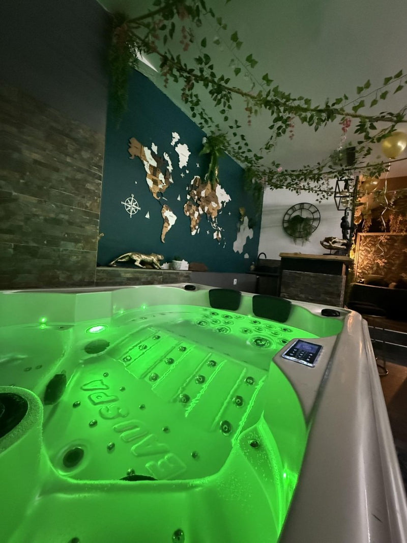 L'Everest Rooms - Love Room Amazone - Love’nSpa - weekend en amoureux, love rooms avec spa ou jacuzzi privatif1 de L'Everest Rooms - Love Room Amazone
