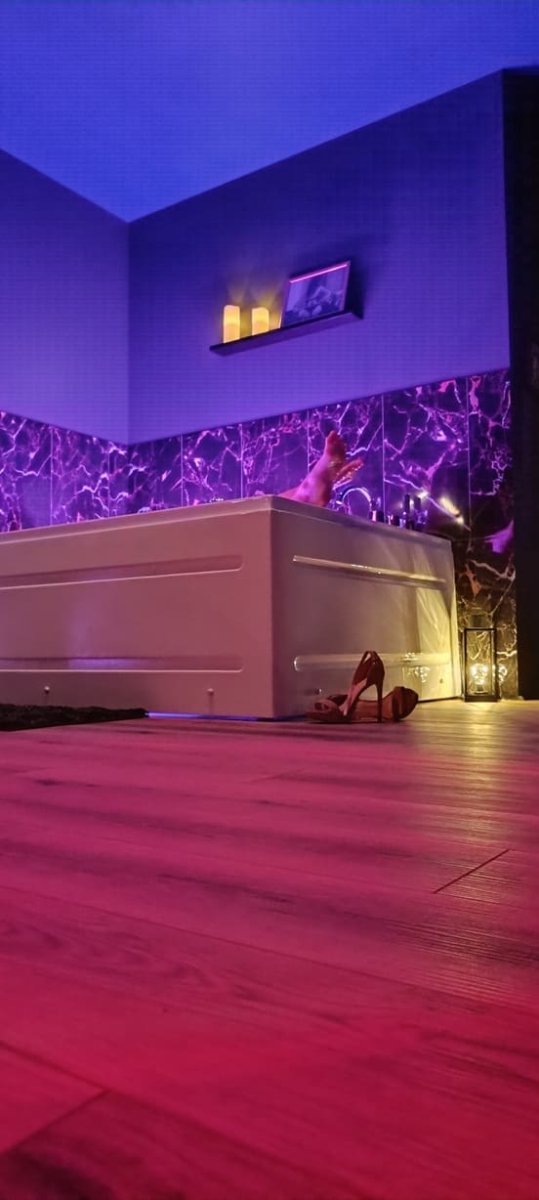 L'Exquise Tentation - Love’nSpa - weekend en amoureux, love rooms avec spa ou jacuzzi privatif8 de L'Exquise Tentation
