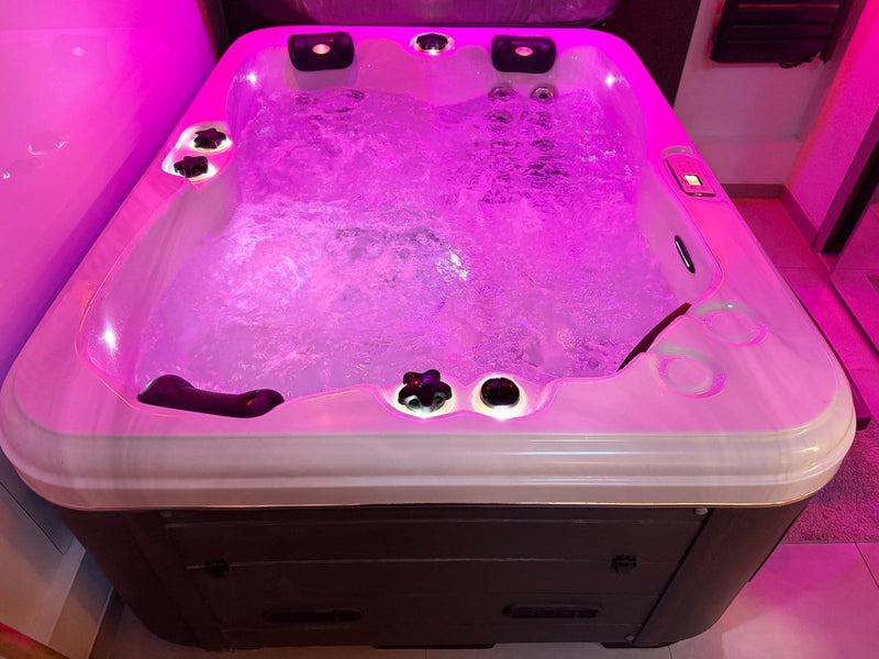 Liberty walk - Love’nSpa - weekend en amoureux, love rooms avec spa ou jacuzzi privatif2 de Liberty walk
