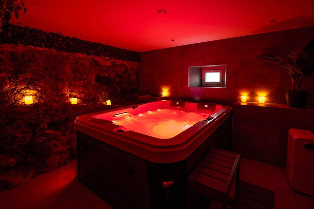 L'Insoupçonnée - Love’nSpa - weekend en amoureux, love rooms avec spa ou jacuzzi privatif1 de L'Insoupçonnée
