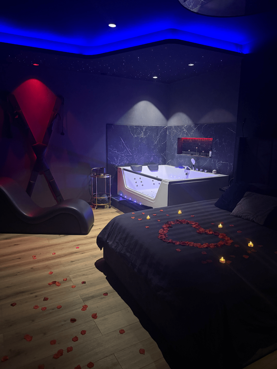 L’obscure - Love’nSpa - weekend en amoureux, love rooms avec spa ou jacuzzi privatif8 de L’obscure
