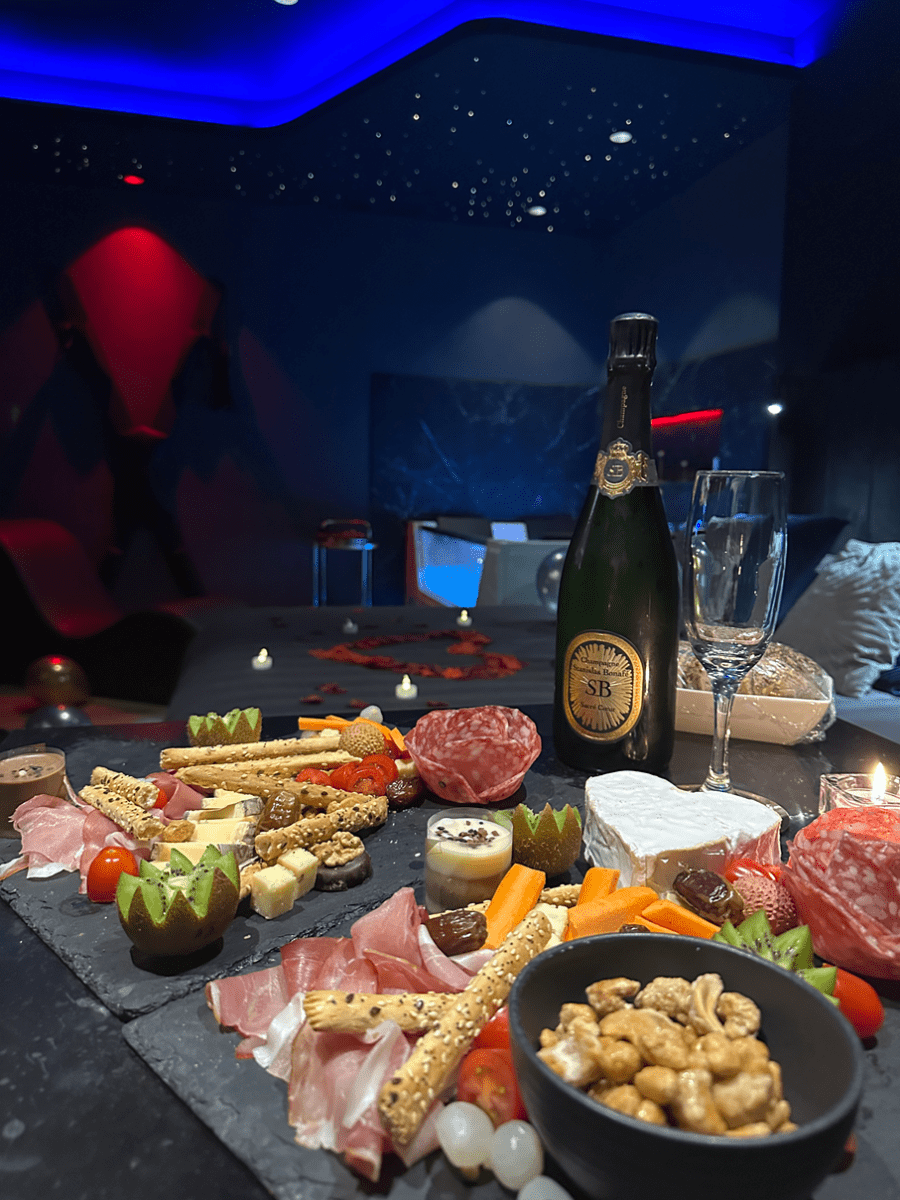 L’obscure - Love’nSpa - weekend en amoureux, love rooms avec spa ou jacuzzi privatif7 de L’obscure
