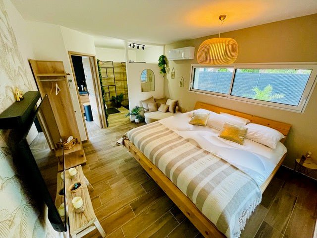 L'Oiseau du Paradis - Love’nSpa - weekend en amoureux, love rooms avec spa ou jacuzzi privatif2 de L'Oiseau du Paradis
