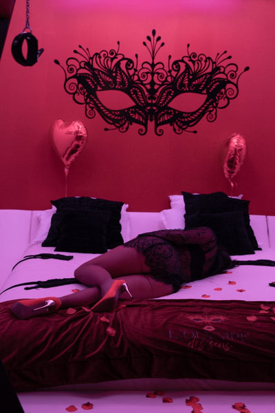 L'Olympe des Sens - APHRODITE • Déesse du désir - Love’nSpa - weekend en amoureux, love rooms avec spa ou jacuzzi privatif