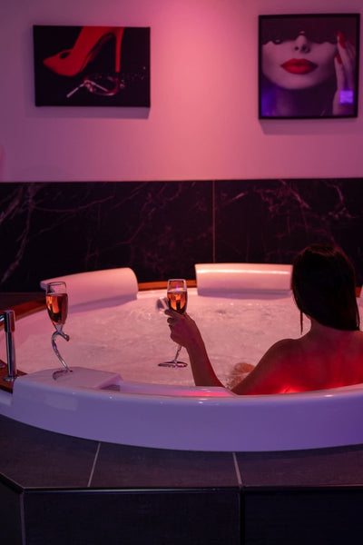 L'Olympe des Sens - APHRODITE • Déesse du désir - Love’nSpa - weekend en amoureux, love rooms avec spa ou jacuzzi privatif