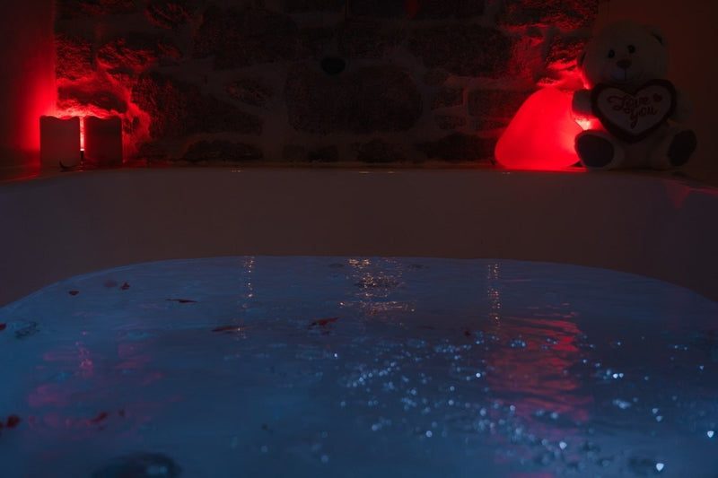 Lov’asion - Love’nSpa - weekend en amoureux, love rooms avec spa ou jacuzzi privatif