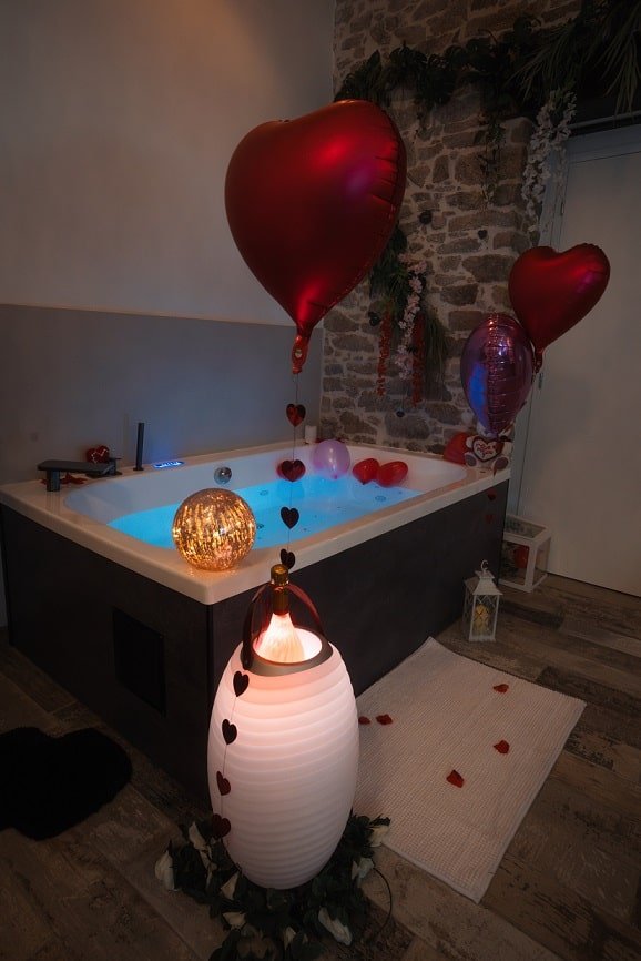 Lov’asion - Love’nSpa - weekend en amoureux, love rooms avec spa ou jacuzzi privatif2 de Lov’asion
