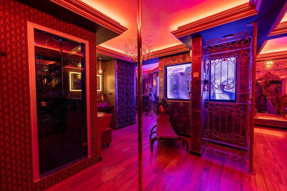 Love And Sex Room - La Marquise - Love’nSpa - weekend en amoureux, love rooms avec spa ou jacuzzi privatif4 de Love And Sex Room - La Marquise
