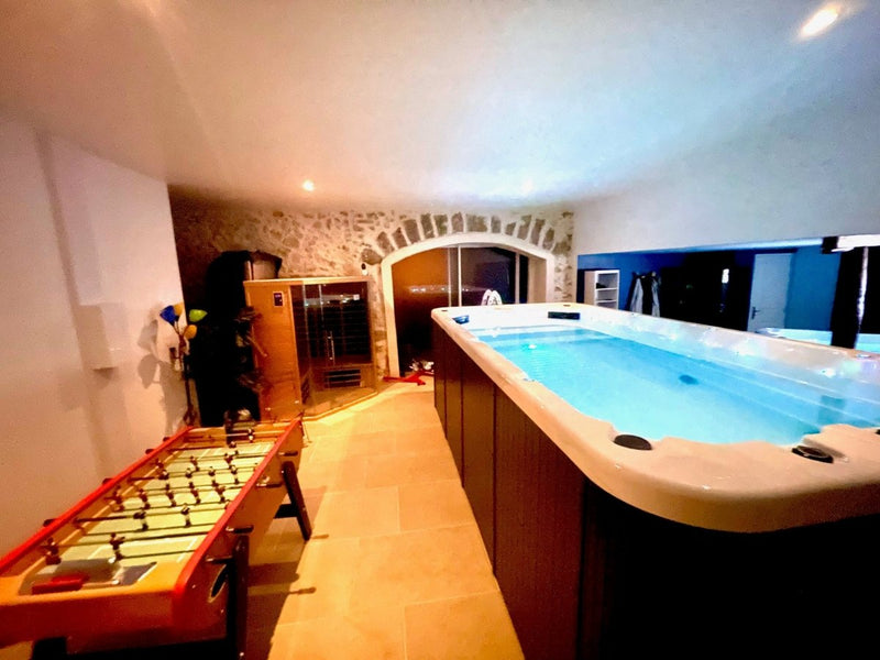 Love & Kinky Room with big SPAs & Sauna - Love’nSpa - weekend en amoureux, love rooms avec spa ou jacuzzi privatif3 de Love & Kinky Room with big SPAs & Sauna
