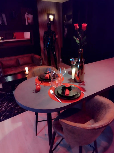 Love - Room, Gîte 4 étoiles, 50 Nuances Romantiques - Love’nSpa - weekend en amoureux, love rooms avec spa ou jacuzzi privatif