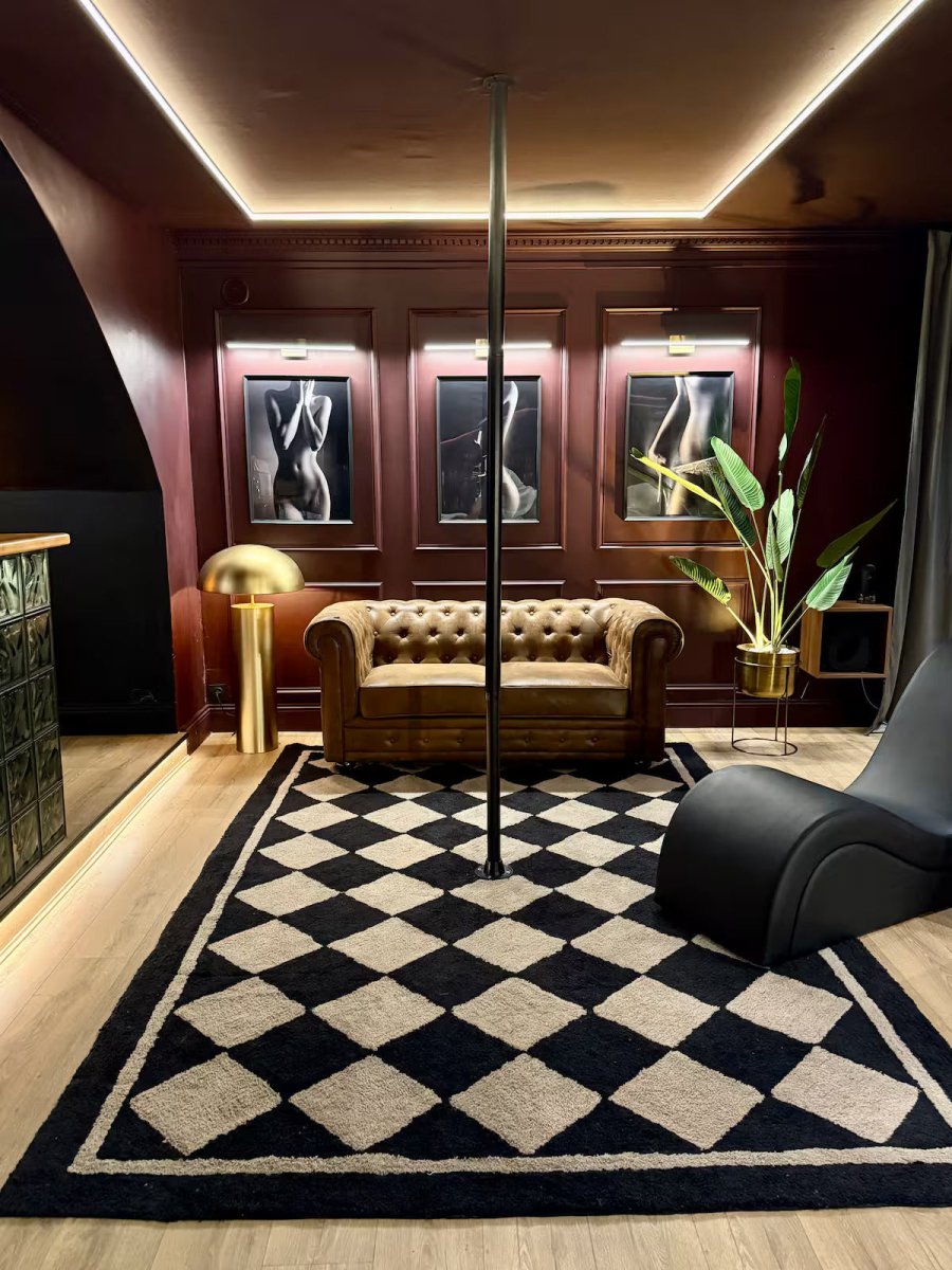 Love Room Luxe – Balnéo – Cinéma - Love’nSpa - weekend en amoureux, love rooms avec spa ou jacuzzi privatif6 de Love Room Luxe – Balnéo – Cinéma
