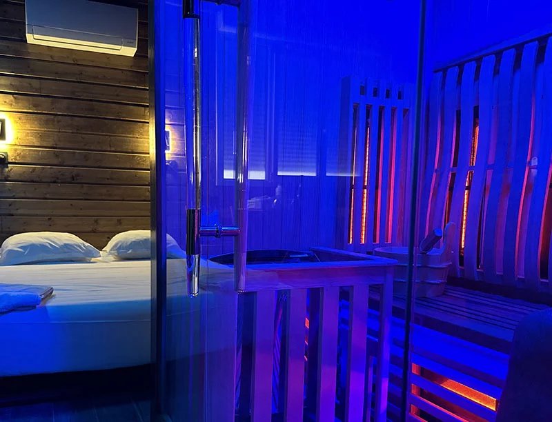 Love room Perpignan - Love’nSpa - weekend en amoureux, love rooms avec spa ou jacuzzi privatif2 de Love room Perpignan

