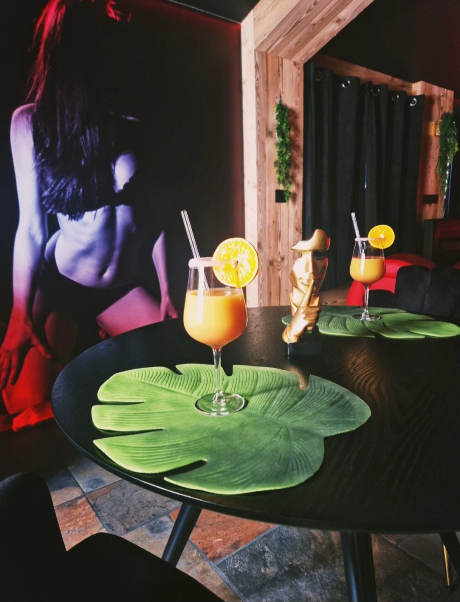 Love Room Tentation - Love’nSpa - weekend en amoureux, love rooms avec spa ou jacuzzi privatif19 de Love Room Tentation
