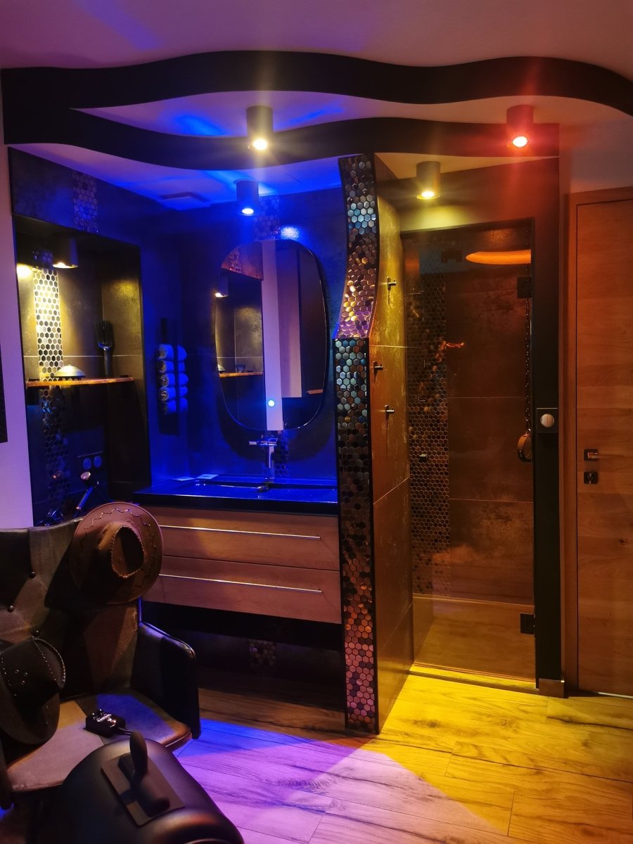 Love & Sex Room - Love’nSpa - weekend en amoureux, love rooms avec spa ou jacuzzi privatif13 de Love & Sex Room
