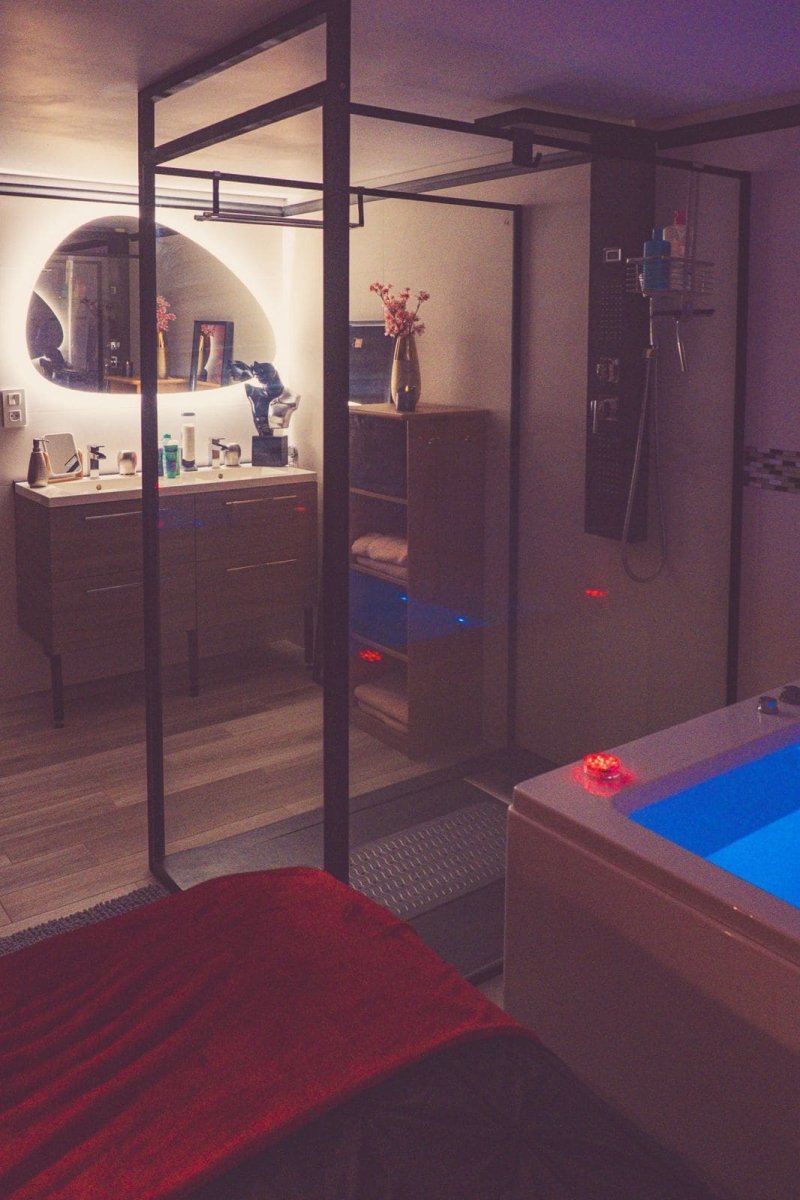 LoveRoom Jo - Love’nSpa - weekend en amoureux, love rooms avec spa ou jacuzzi privatif